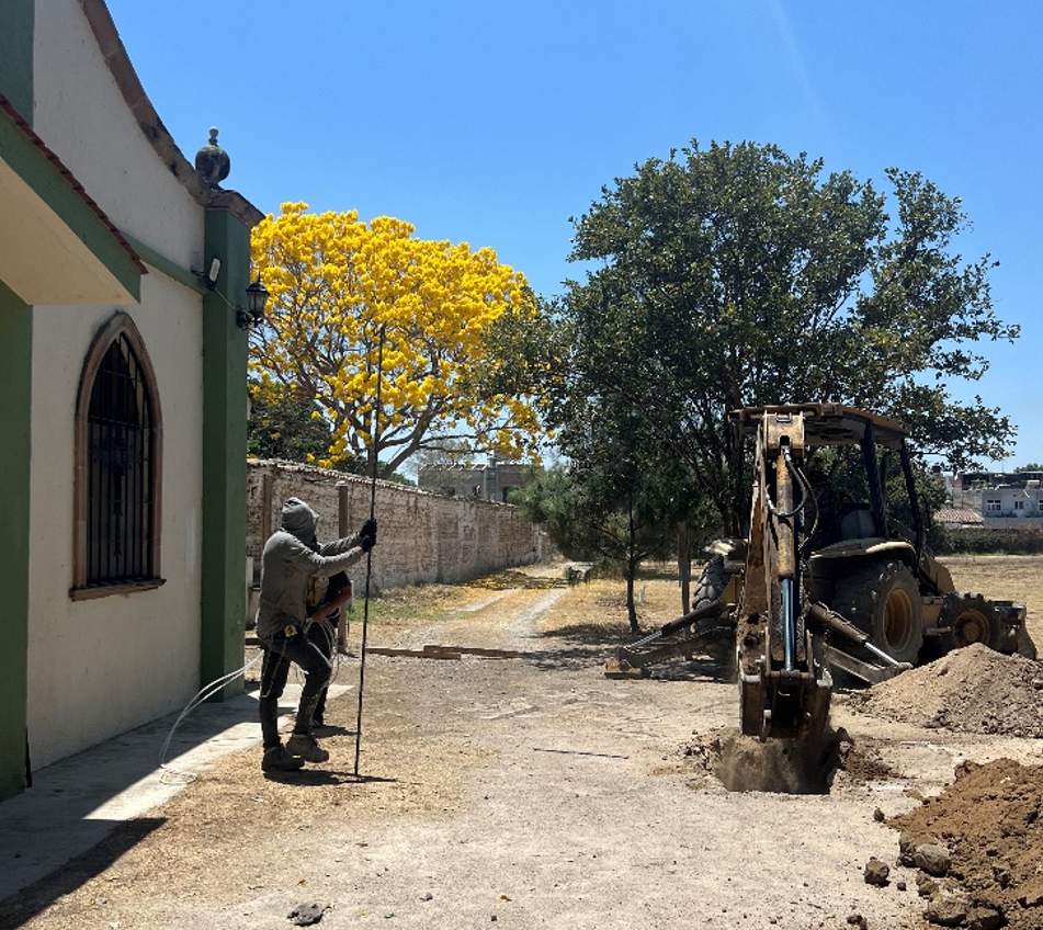 Excavación inicial para cimentación